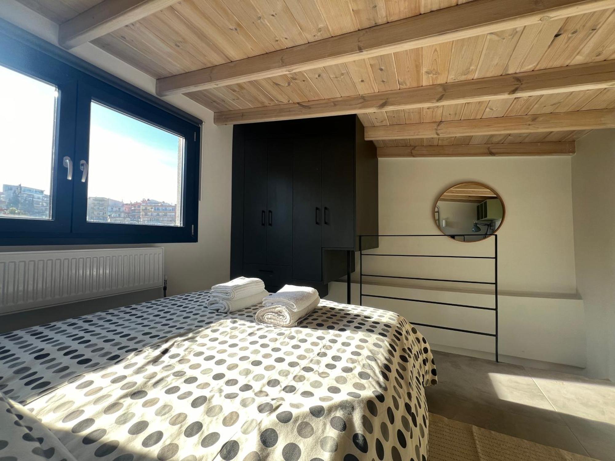 Skyline Oasis Thesbnb Apartment Tesalonika Bagian luar foto